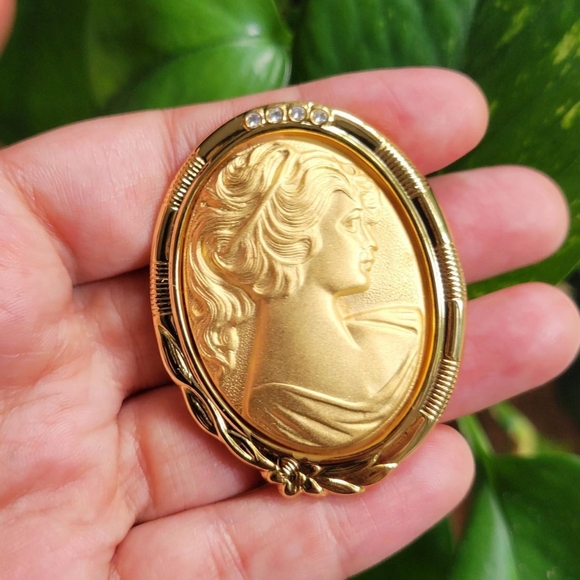 Vintage Gold Cameo Rhinestone Boucher Brooch Pin - Picture 4 of 8
